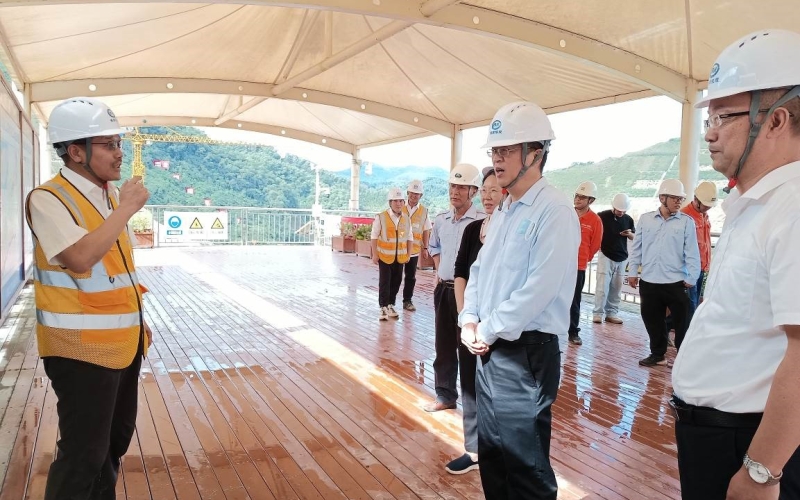 海南控股党委委员、副总司理肖飞赴 迈湾水利枢纽工程现场调研指导事情
