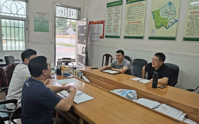 心系一线，，，，，，情暖下层 --70net永乐高集团党委书记、董事长王东阳走访慰问北山村墟落振兴事情队队长