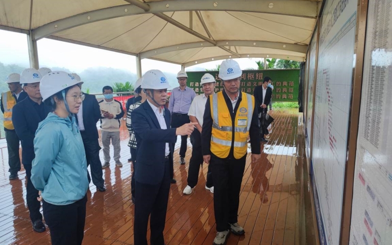 省治水办主任、省水务厅党组书记钟鸣明到迈湾水利枢纽工程调研指导台风“纳沙”防御事情