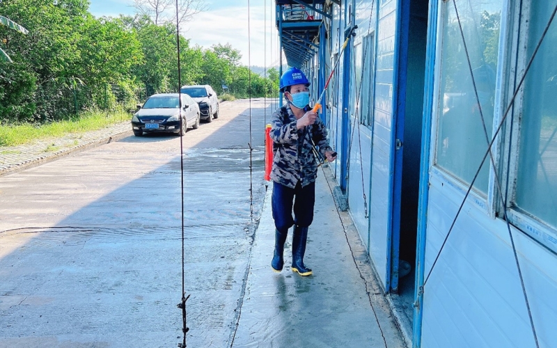 抗击疫情不松开 项目建设不歇工---70net永乐高集团坚持“一手打伞 一手干活”全力包管重点项目建设进度