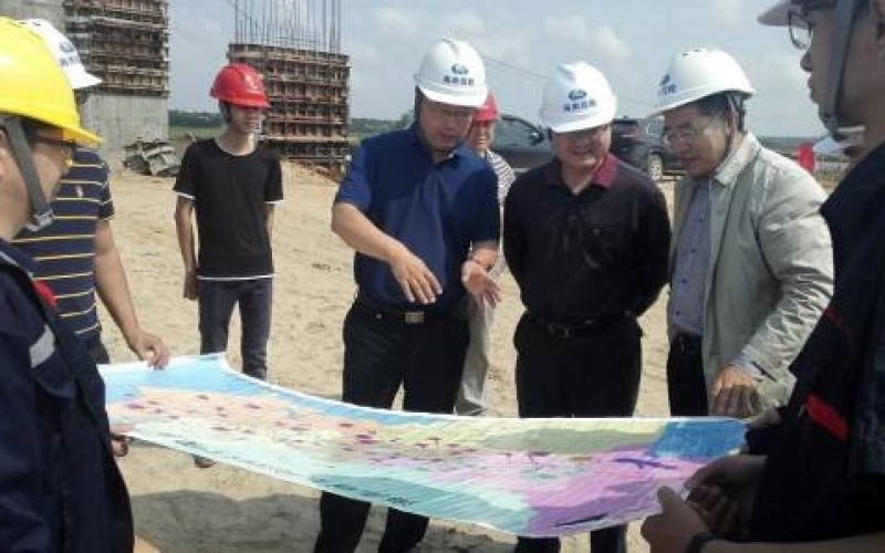 公司李晓刚副总司理一行对红岭灌区工程清静生产事情举行检查与指导