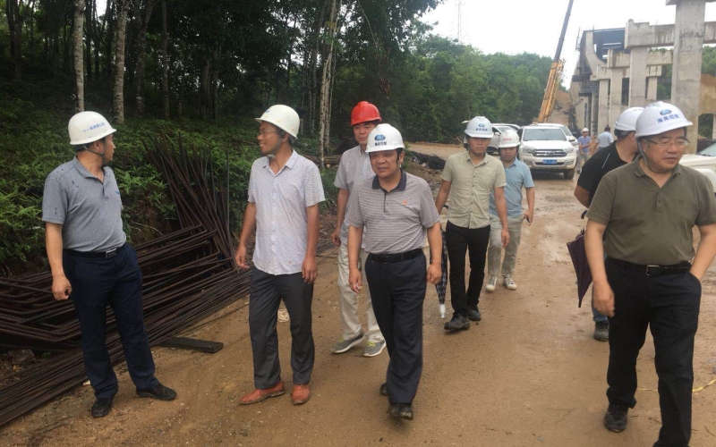 公司党委书记、董事长韩金强一行赴屯昌片区 施工现场检查指导事情并召开座谈会