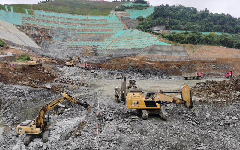 海南控股全心组织春节时代不歇工  一连推进重洪流利项目建设
