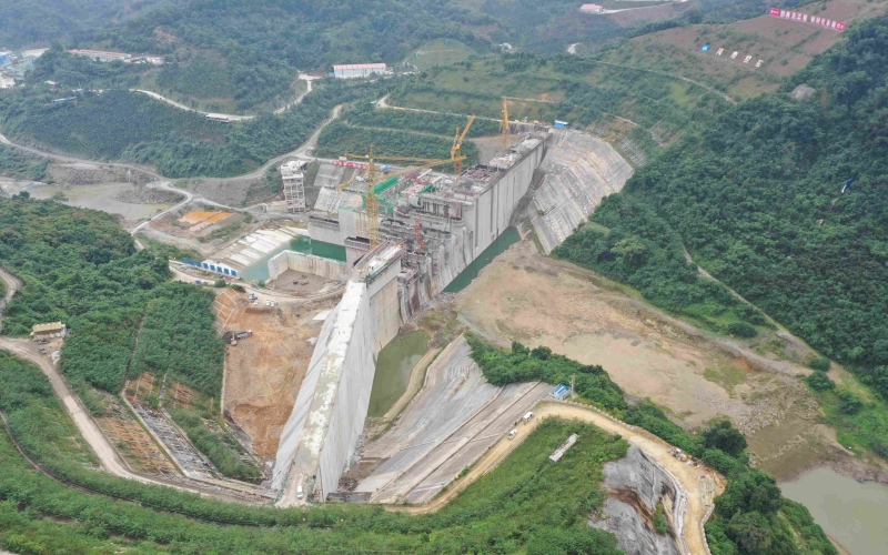 迈湾水利枢纽工程副坝8个分部工程顺遂通过验收