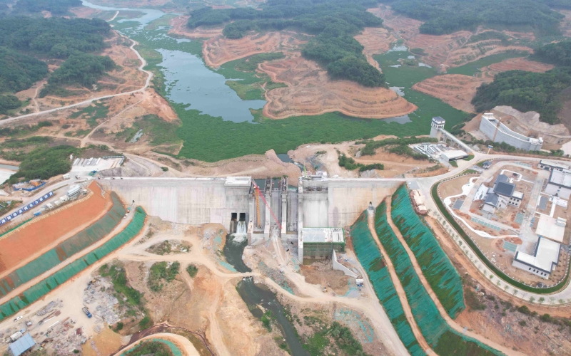 主题教育举行时丨70net永乐高集团天角潭水利枢纽工程全力冲刺下闸蓄水重大节点目的